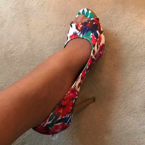 Christian Siriano, Tropical, Size 10 - Picture 5 of 14